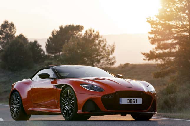 Image for article titled The Aston Martin DBS Superleggera Volante Is a 200 MPH Convertible With Two Distinct Personalities