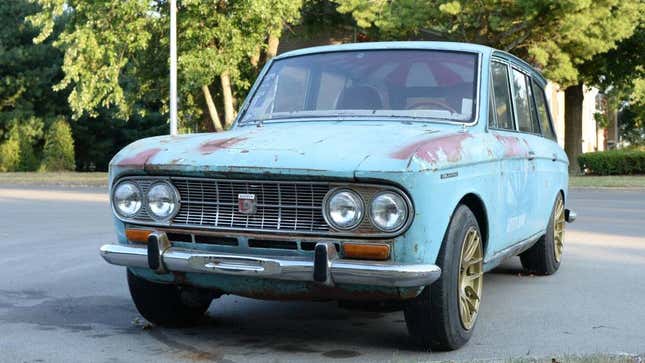 Image for article titled At $4,500, Would You Make The Call On This 1966 Datsun 411 Wagon?