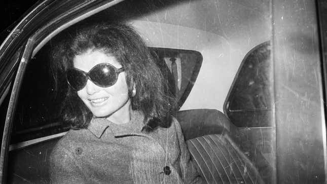 Image for article titled Jackie Kennedy Does Not Seem to Have Been a Very Good Friend to Carly Simon