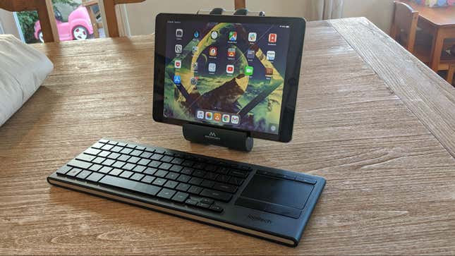 Image for article titled iPadOS Is Here: Turn Your iPad Into a Mouse-Friendly Work Machine with These Accessories