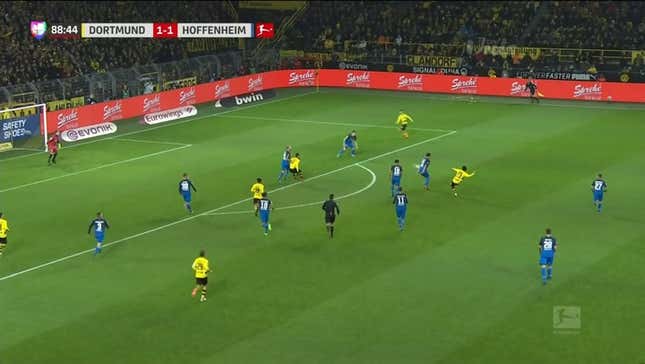 America's Wonderteen Delivers 89th-Minute Match-Winner For Dortmund