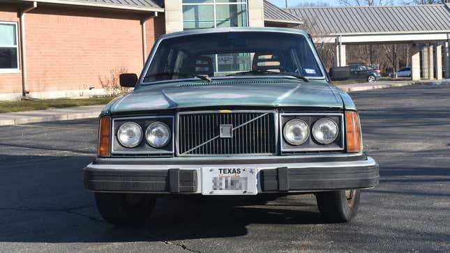 Image for article titled This 1979 Volvo 245DL With More Than 600,000 Miles Could Be Yours