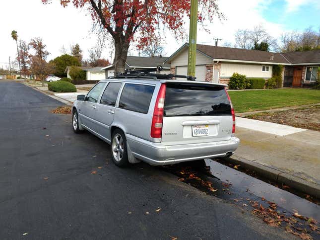 Image for article titled At $1,700, Could This Somewhat Rough 1998 Volvo V70 Still Make A Good ‘R’-gument?
