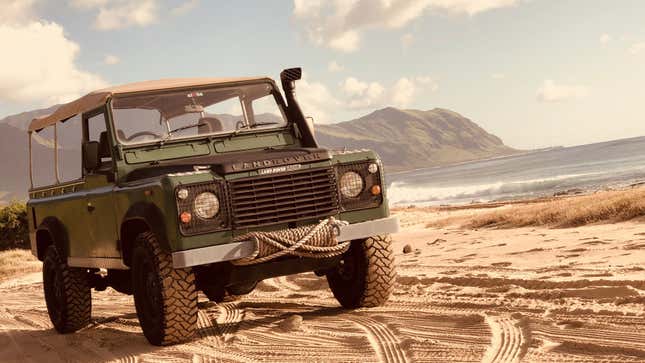 Image for article titled Your Supremely Serene Hawaiian Land Rover Wallpaper is Here