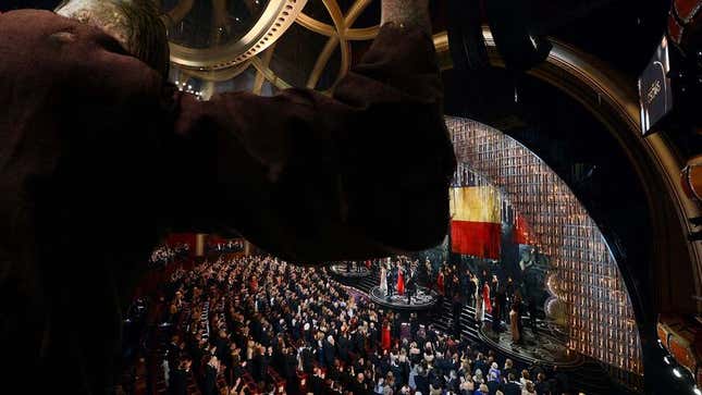 Image for article titled Dolby Theatre Hunchback Stares Longingly At Beautiful Guests From Rafters