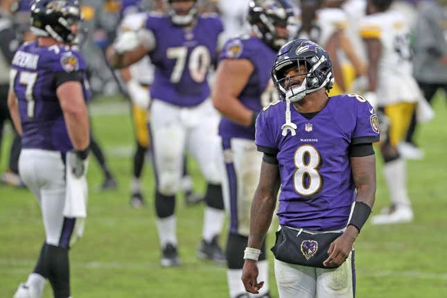Lamar Jackson still can't pass big test, while Steelers are incapable of failing even one