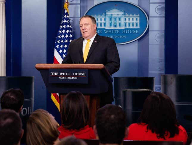 Image for article titled Mike Pompeo Appears With Families Of Lost Saudi Oil To Call For Justice