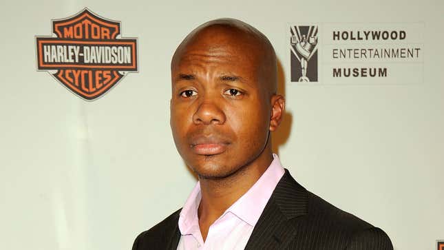 Leonard Roberts arrives at the Hollywood Entertainment Museum’s Hollywood Legacy Awards XI honoring the cast of “Heroes” on November 11, 2008.