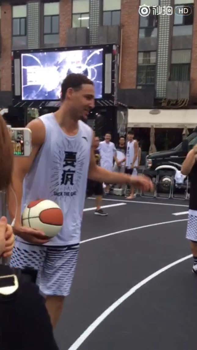 Klay Thompson Rim-Checks Himself To Hell