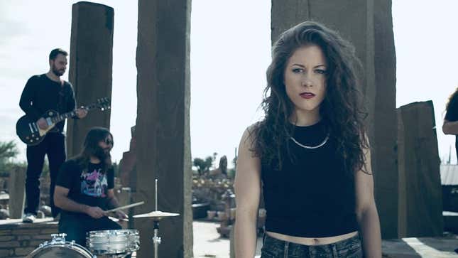 America Needs to Have a Conversation About White People Covering ‘No Diggity’