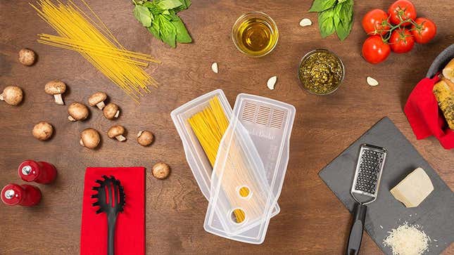 Don’t have a stove? Don’t have patience? The Fasta Pasta Microwave Pasta Cooker is exactly what it sounds like.