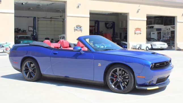 Image for article titled Would You Drop $63,000 On This Custom 2019 Dodge Challenger R/T Droptop?