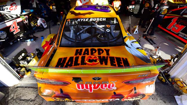 Image for article titled Here Are Some Motorsport-Themed Halloween Costumes For You And Your Crew