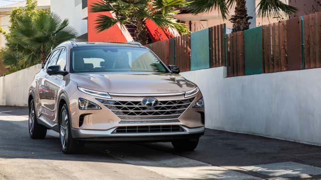 Image for article titled Is The Hyundai Nexo Available In Rose Gold? A Jalopnik Investigation