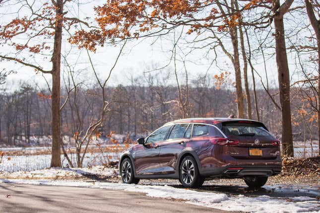 Image for article titled I'm Stuck In My Car Over 10 Hours A Week, I Want Something That Doesn't Suck! What Should I Buy?
