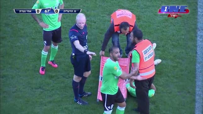 Israeli Soccer Medics Don't Know How To Use A Stretcher, Drop Injured Player