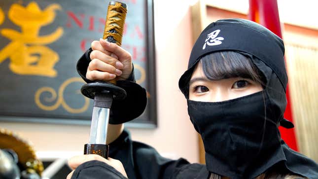 Image for article titled At Tokyo&#39;s Ninja Bar, Drink Beer And Throw Shuriken