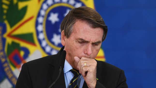 Image for article titled Brazil&#39;s President Mocks Claims He&#39;s &#39;Genocidal&#39; While Doing Nothing About Covid-19 Killing 4,000 People a Day