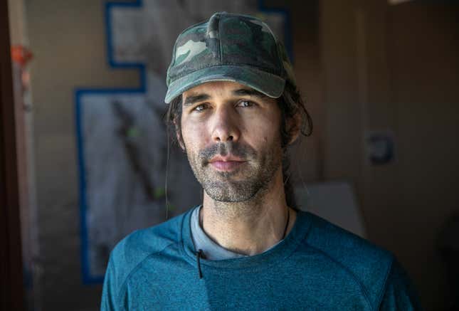 Image for article titled Scott Warren, the Activist Who Left Water for Migrants in Arizona, Was Acquitted