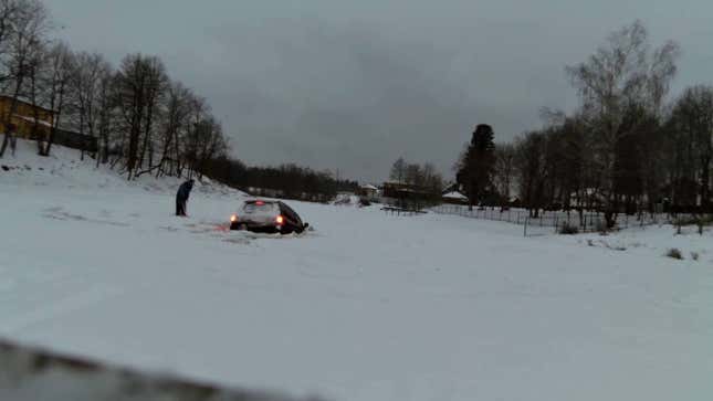 Land Cruiser Goes Frolicking On Frozen Lake, Catastrophe Ensues
