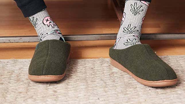 Men’s Cozy Sherpa Slippers | $6-$7 | Amazon