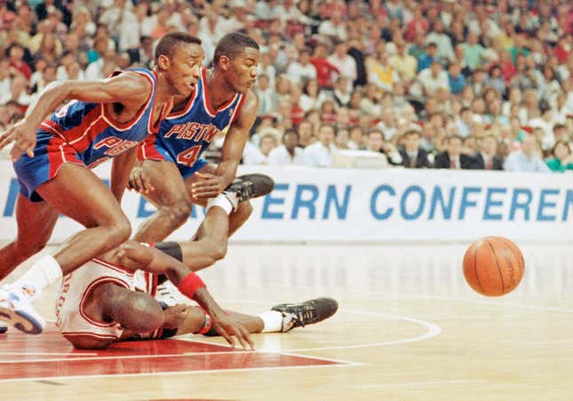 Reliving The Last Dance: Scottie Pippen fights through migraine, but Bull  to Pistons in 1990 playoffs - Chicago Sun-Times