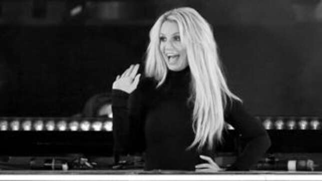 Britney Spears Gets Permanent Restraining Order Against Former Manager, Posts a Video of Her New Closet