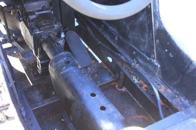 Image for article titled Eegor The Eyesore, The Ugliest Car On Craigslist, Is Still For Sale