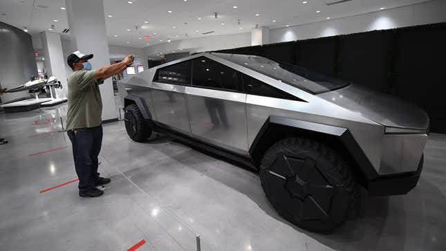 Image for article titled What Will Be America&#39;s First Best-Selling Electric Car?