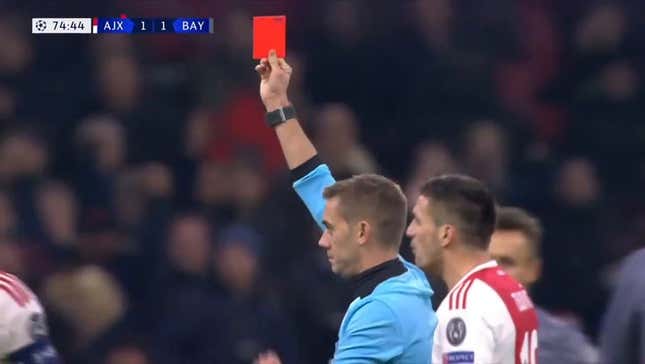 Thomas Müller Sent Off For Karate-Kicking Opponent Upside The Head Like A True Maniac
