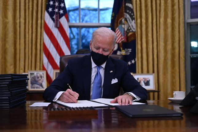 Image for article titled Biden to Sign 10 Executive Orders Just to Fight the Coronavirus Pandemic