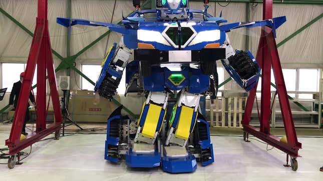 Japan Is Making Our <i>Transformer</i> Dreams Real