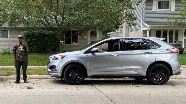 Image for article titled Ford Surprises Charitable Lawn-Mower With A Replacement For His 330,000-Mile 2012 Ford Edge