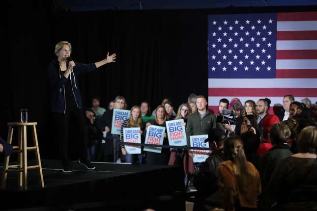 Image for article titled Elizabeth Warren and Her Tennis Shoes Are Actually Real Fit