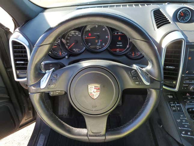 Image for article titled At $20,999, Is This 2014 Porsche Cayenne Diesel A Scandalous Deal?