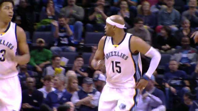 Vince Carter Is 40 Years Old And Still Doing This