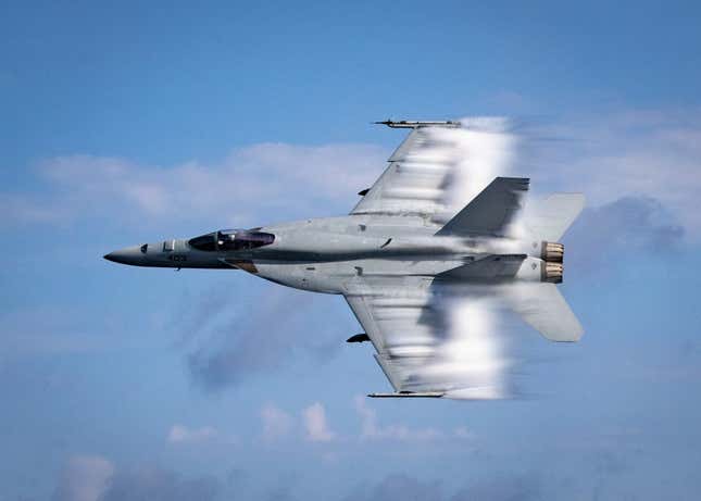 F/A-18E.