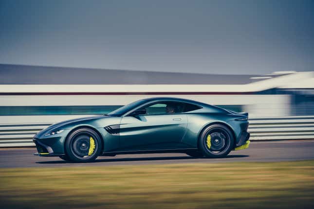 Image for article titled The Aston Martin Vantage AMR Brings the Manual Back to the Entire Lineup