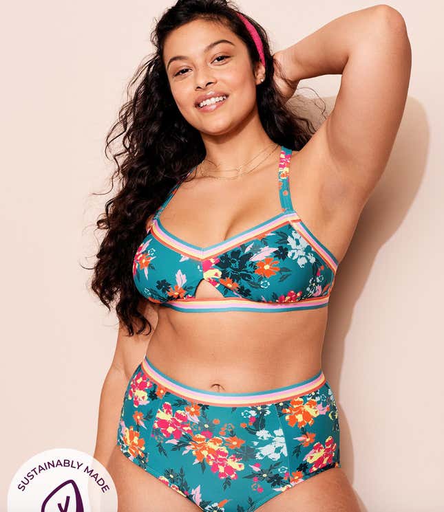 Image for article titled Help Julianne Find a Pandemic Bod-Friendly Swimsuit