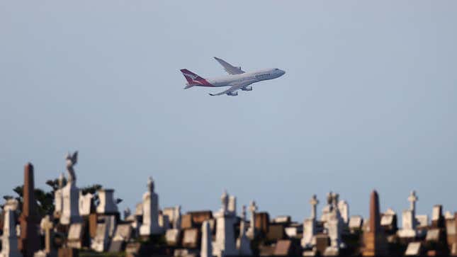 Image for article titled Qantas Saved The Booze From Its Doomed Boeing 747s And Sold It Off In Fully Stocked Bar Carts