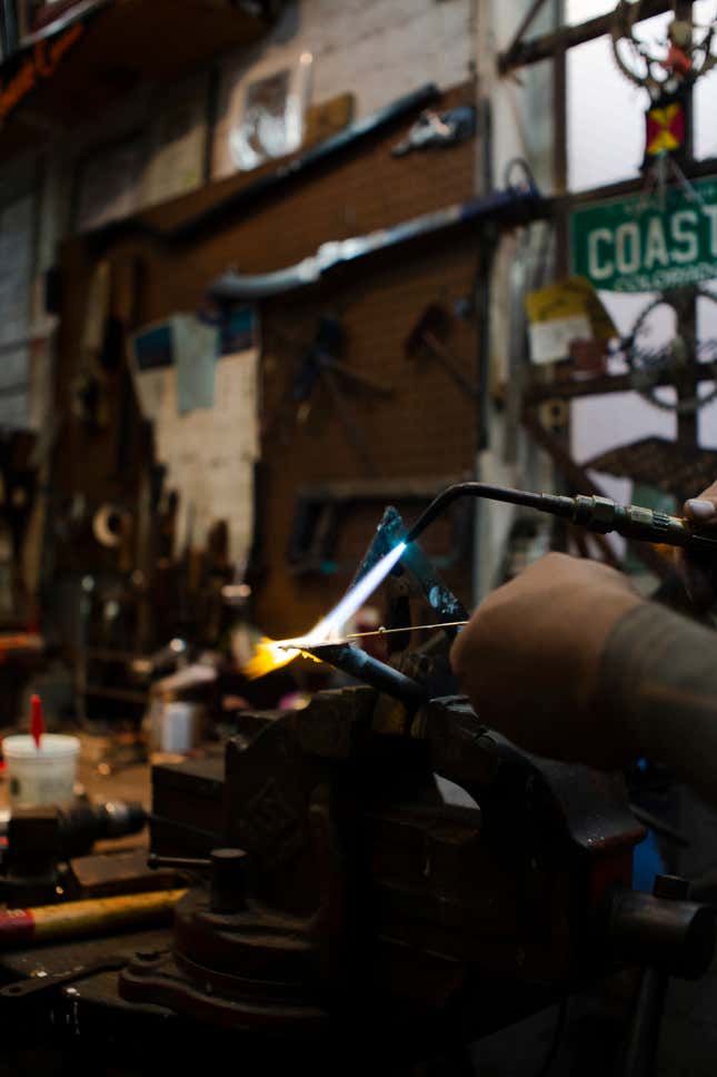 Image for article titled Here's How An Expert Framebuilder Will Repair My Horrible Old Schwinn's Snapped Frame