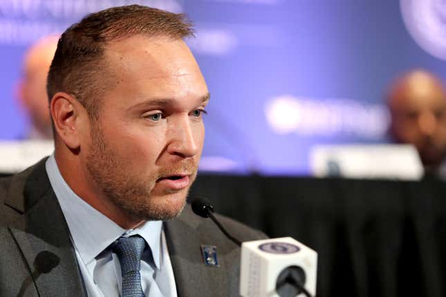 Image for article titled Twitter Sets Former NFL Star Brian Urlacher Straight After He Comes for Jacob Blake