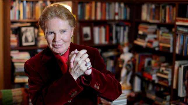 Image for article titled Puerto Rican Astrologer Walter Mercado Has Died