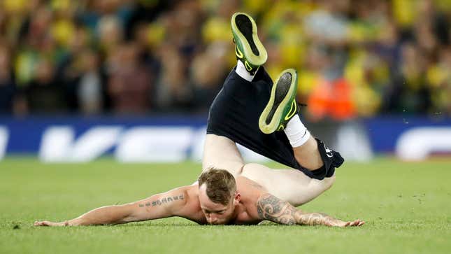Image for article titled Naked Idiot On The Field Rings In The New Premier League Season With A Dong