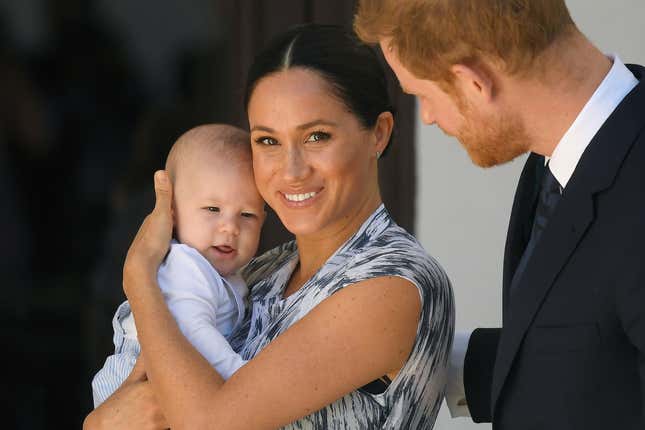 Image for article titled Hillary Clinton Got to Meet the Royal Baby Before Me