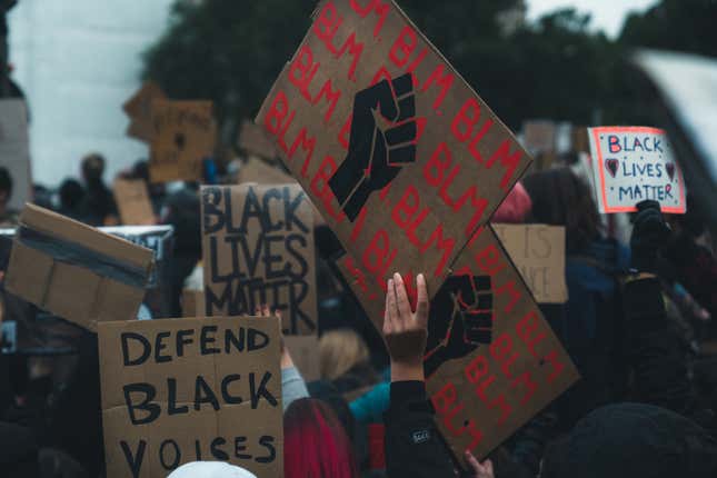 Image for article titled Black Kentucky Police Officer Fired for Sharing Information on Fellow Cops With Black Lives Matter Protest Leader