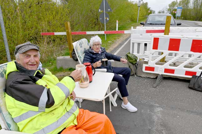 Image for article titled Not even social distancing and closed borders can keep Germans from their daily baguettes