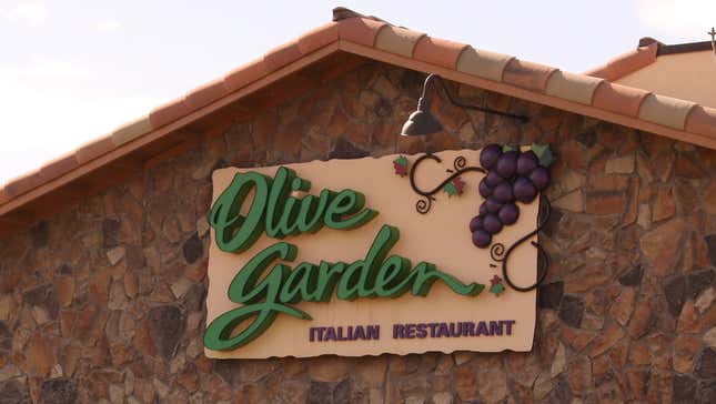 Florida man arrested outside Olive Garden for belligerent eating of pasta