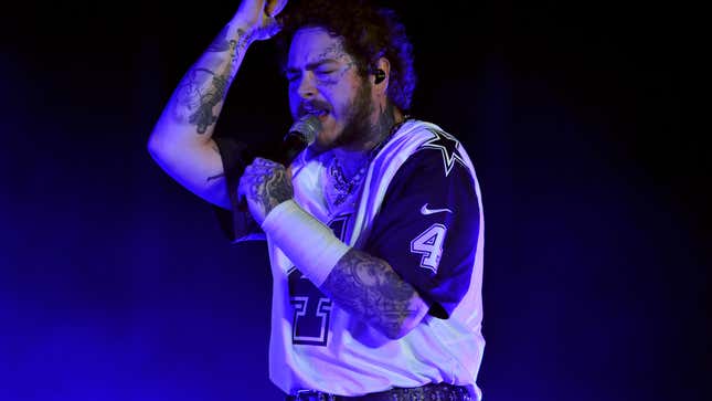 Image for article titled Tuck In Everything, but Don't Tuck In Your Jersey Like Post Malone