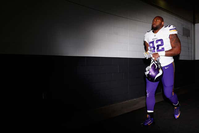 Image for article titled Ex-Viking Tom Johnson Wins $475,000 Settlement in Police Brutality Lawsuit